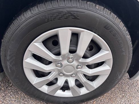 Used 2011 Toyota Camry LE FWD image 33