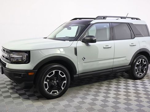 Used 2023 Ford Bronco Sport Outer Banks w/ Tech Package AWD/4WD image 2