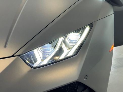 Used 2023 Lamborghini Huracan EVO image 13