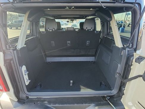 New 2025 Ford Bronco Outer Banks w/ Black Appearance Package image 28