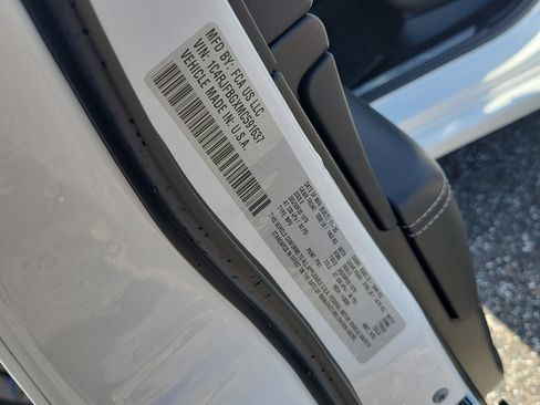 Used 2021 Jeep Grand Cherokee Limited w/ Quick Order Package 28K 80th image 34