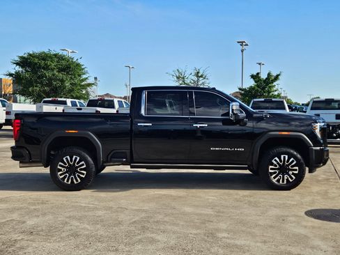 Used 2025 GMC Sierra 2500 Denali Ultimate AWD/4WD image 2