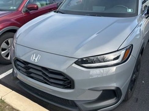 Used 2023 Honda HR-V Sport image 3