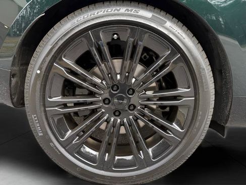 New 2026 Land Rover Range Rover SE image 12