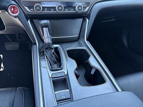 Used 2019 Honda Accord LX image 19