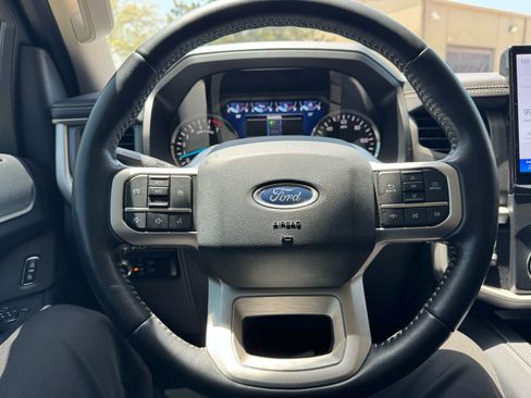 Used 2022 Ford Expedition XL AWD/4WD image 10