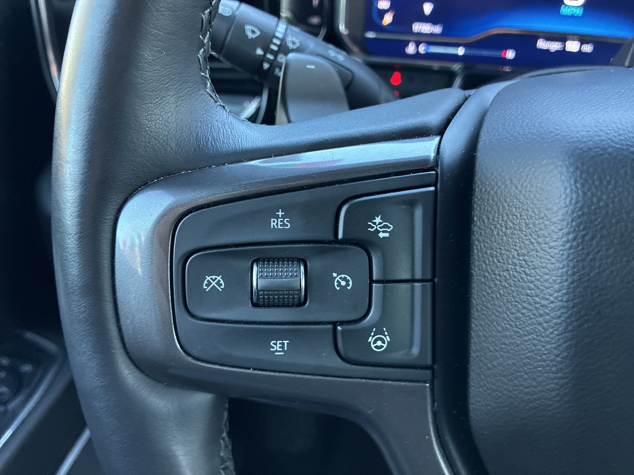 Used 2024 Chevrolet Silverado 1500 High Country w/ Midnight Edition AWD/4WD image 30