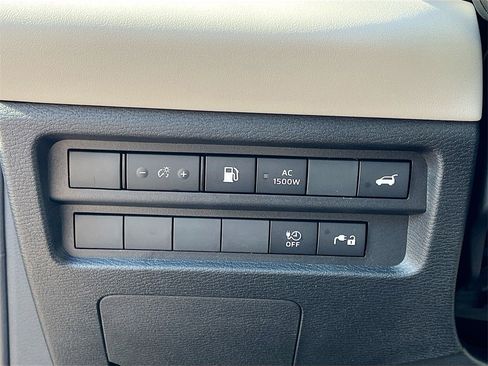 New 2025 Mitsubishi Outlander SEL image 10