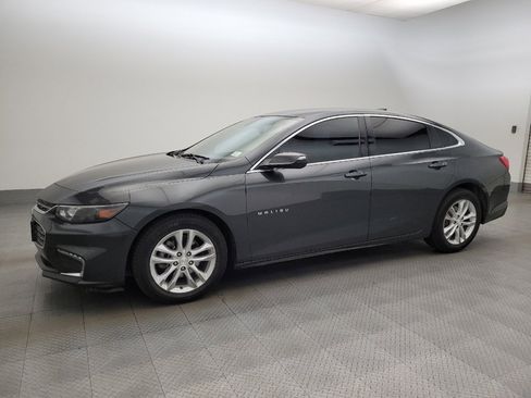 Used 2018 Chevrolet Malibu LT image 2