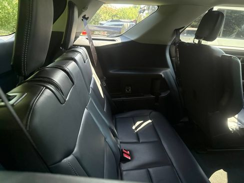 Used 2022 Ford Explorer XLT w/ Equipment Group 202A RWD image 14