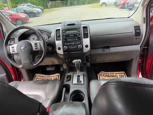 Used 2011 Nissan Xterra PRO-4X w/ Pro-4x Leather Pkg AWD/4WD image 16