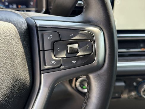Used 2025 Chevrolet Silverado 2500 LTZ AWD/4WD image 36