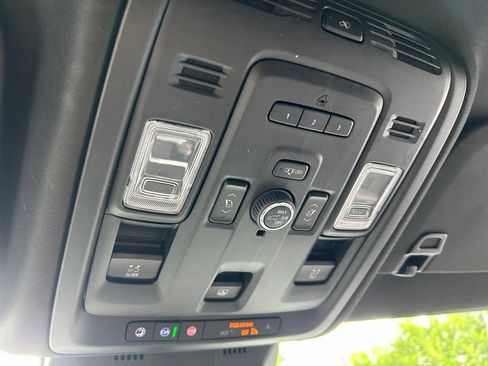 Used 2024 Cadillac Escalade ESV Premium Luxury w/ Performance Package AWD/4WD image 63