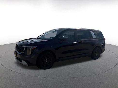 Used 2026 Kia Carnival FWD image 8