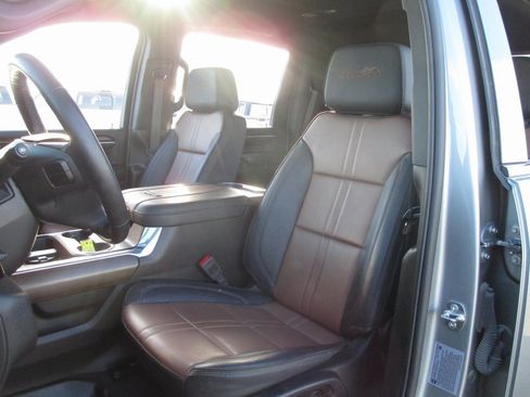 Certified 2025 Chevrolet Silverado 3500 High Country w/ Technology Package image 22