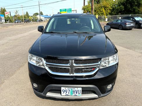 Used 2014 Dodge Journey SXT image 4