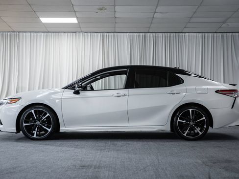 Used 2019 Toyota Camry XSE w/ Navigation Package FWD image 5