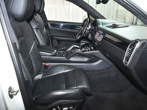 Used 2021 Porsche Cayenne GTS w/ Premium Package Plus AWD/4WD image 54