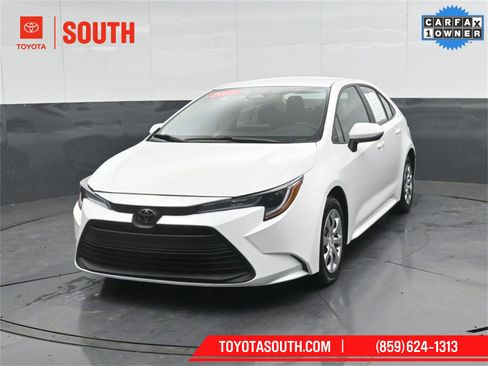 Used 2025 Toyota Corolla LE image 6