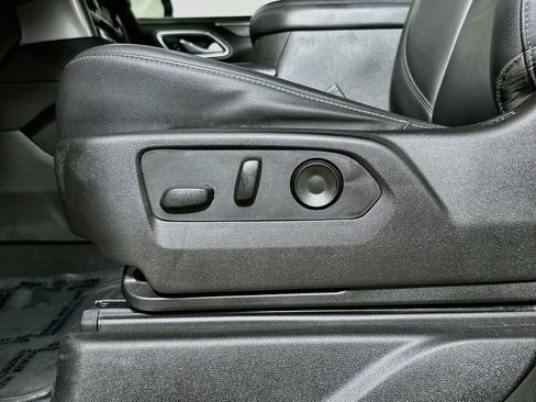 Used 2021 Chevrolet Suburban LT RWD image 22