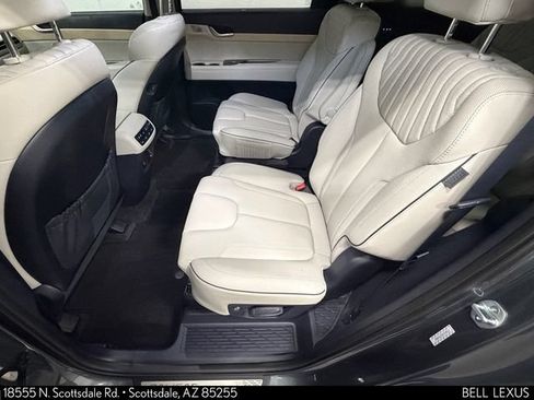 Used 2023 Hyundai Palisade Limited AWD/4WD image 16