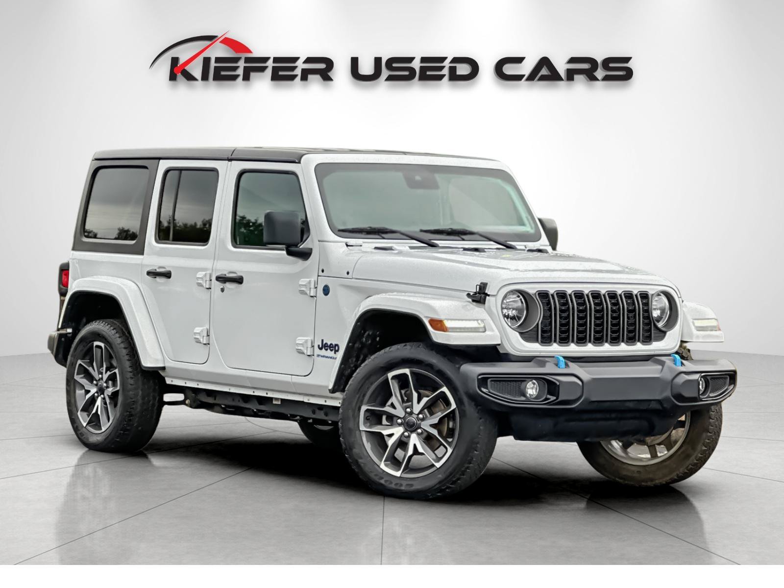 Used 2024 Jeep Wrangler Unlimited AWD/4WD image 2