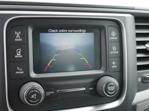 Used 2017 RAM 1500 Express AWD/4WD image 3