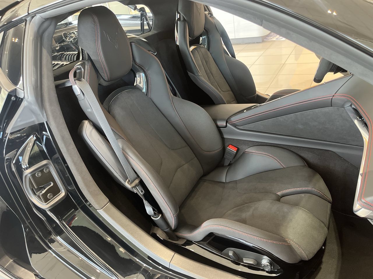 Used 2024 Chevrolet Corvette Z06 w/ Z07 Performance Package RWD image 23