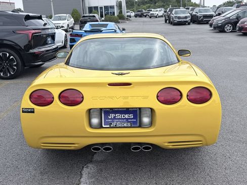 Used 2004 Chevrolet Corvette Coupe w/ Roof Package RWD image 6