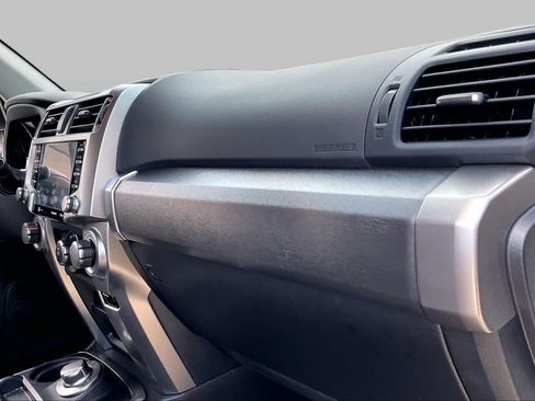 Used 2022 Toyota 4Runner SR5 Premium w/ Moonroof Package AWD/4WD image 19