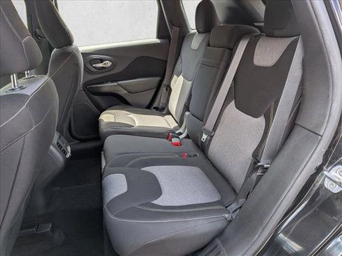 Used 2014 Jeep Cherokee Sport w/ Cold Weather Group AWD/4WD image 15