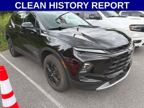 Used 2024 Chevrolet Blazer LT w/ Convenience Package FWD image 2