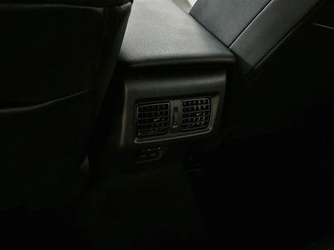Used 2025 Toyota Camry SE FWD image 28