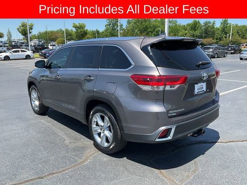 Used 2019 Toyota Highlander Limited FWD image 19