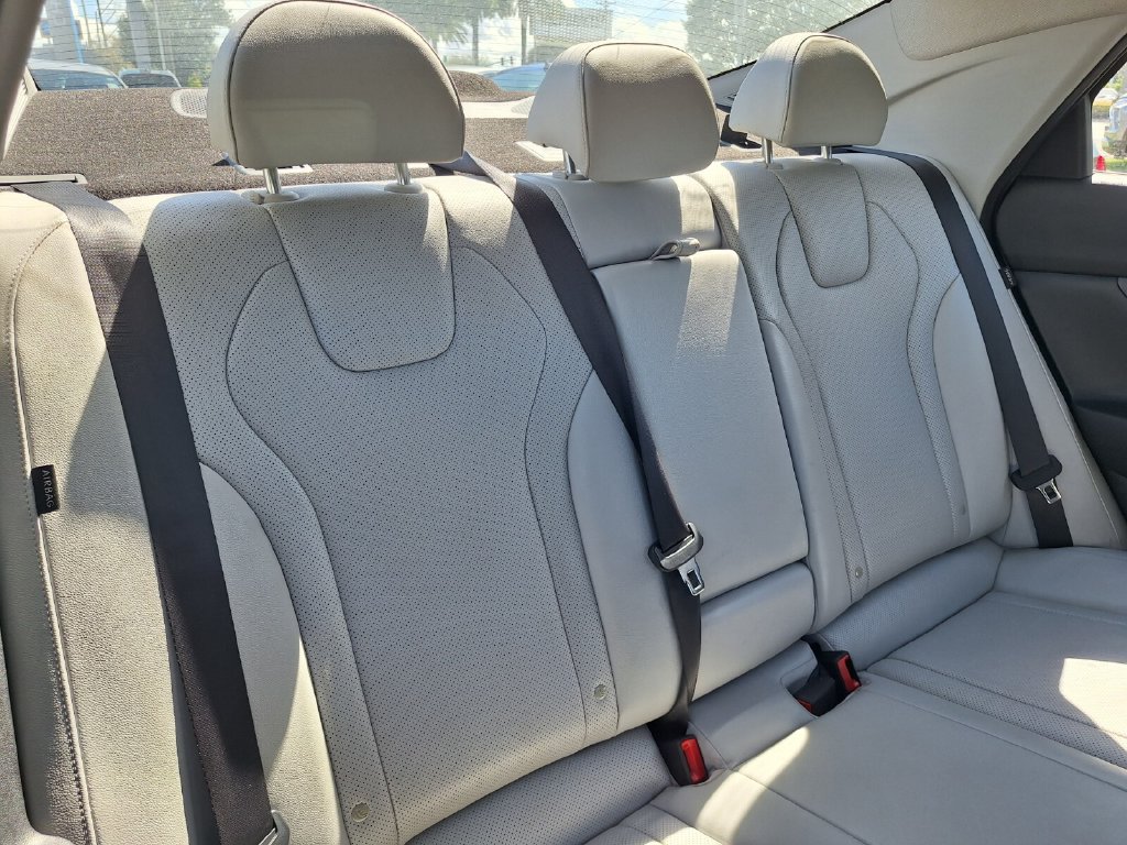 Used 2024 Hyundai Elantra Limited FWD image 28