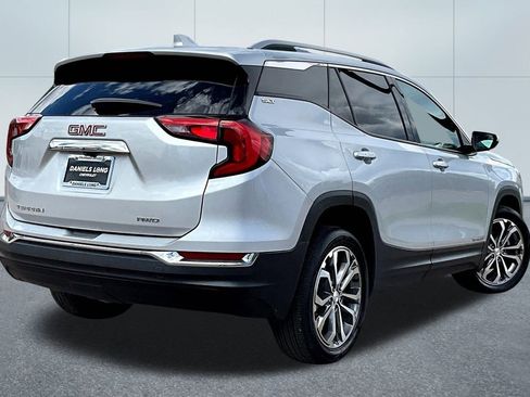 Used 2020 GMC Terrain SLT image 2