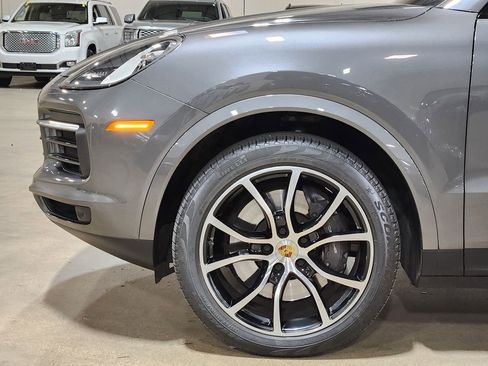 Used 2022 Porsche Cayenne image 5
