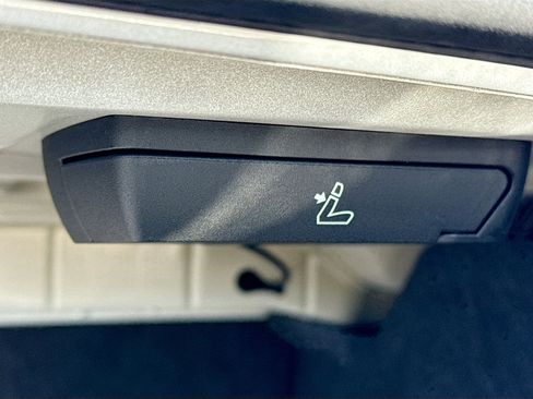 New 2026 BMW 330i Sedan w/ M Sport Package image 13