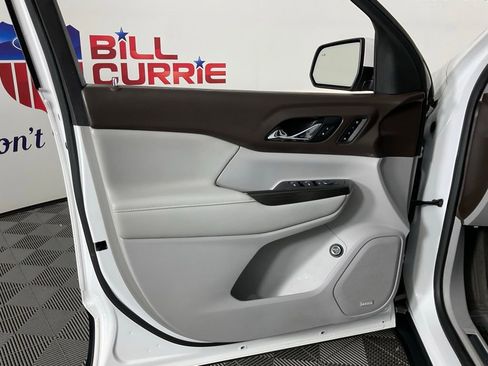 Used 2017 GMC Acadia SLT w/ LPO, Cargo Package image 12