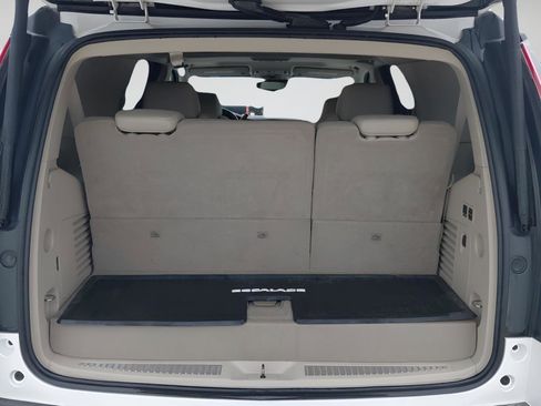 Used 2016 Cadillac Escalade Luxury AWD/4WD image 21
