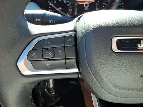 Used 2025 Jeep Compass Limited AWD/4WD image 19