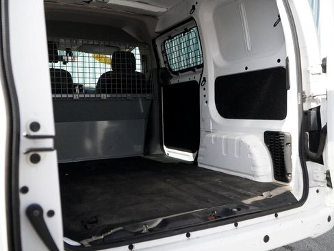 Used 2020 Nissan NV200 SV w/ Sliding Glass Door Package image 19