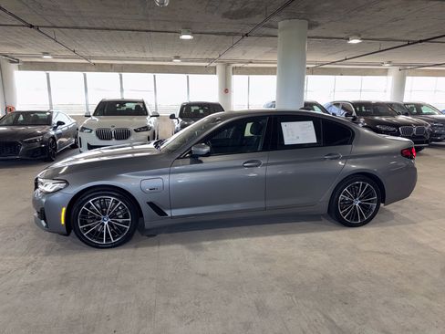 Used 2023 BMW 530e w/ Premium Package RWD image 5