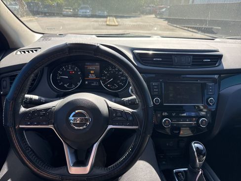 Used 2019 Nissan Rogue Sport SV w/ Technology Package image 6