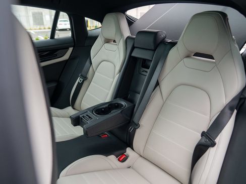 New 2026 Porsche Panamera image 22