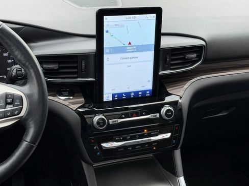 Certified 2022 Ford Explorer Limited w/ Limited Technology Package image 34