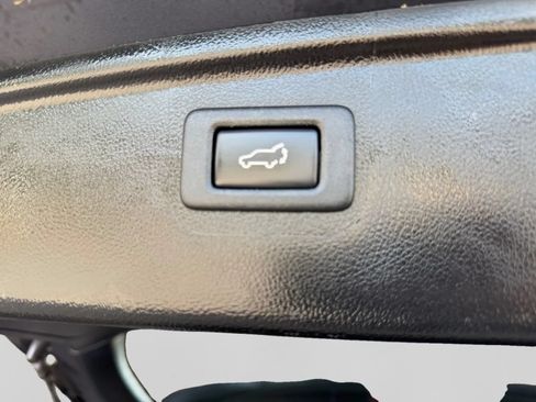 Used 2016 Subaru Outback 3.6R Limited AWD/4WD image 19