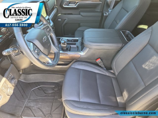 Used 2026 Chevrolet Silverado 1500 RST w/ Redline Edition AWD/4WD image 14