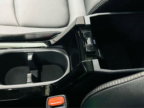 Certified 2023 Toyota Corolla Cross XLE image 19