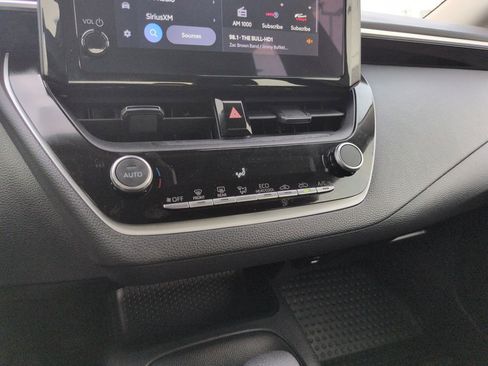 Used 2025 Toyota Corolla LE image 18